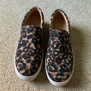 Steve Madden Gils Platform slip on